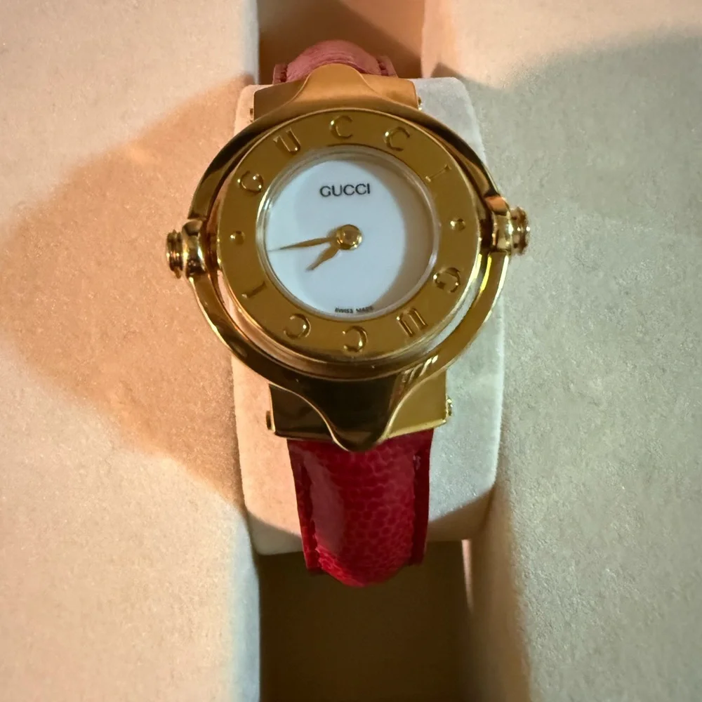 Gucci Gold Timepiece with Red Leather Band - Picture 2 of 4